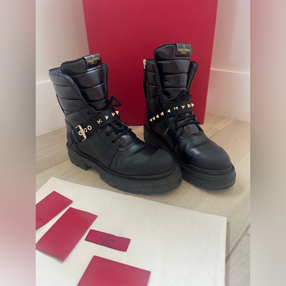 Valentino Garavani Rockstud Black Quilted Leather Womens Combat Boots Sz39 $1400
